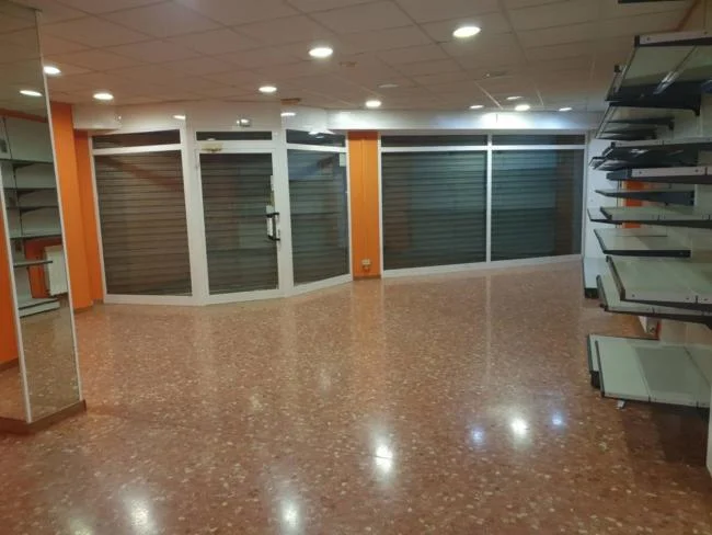 Commercial premises in Tona centre