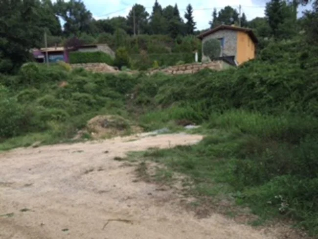 Solar edificable en Tona, 1.307 m²