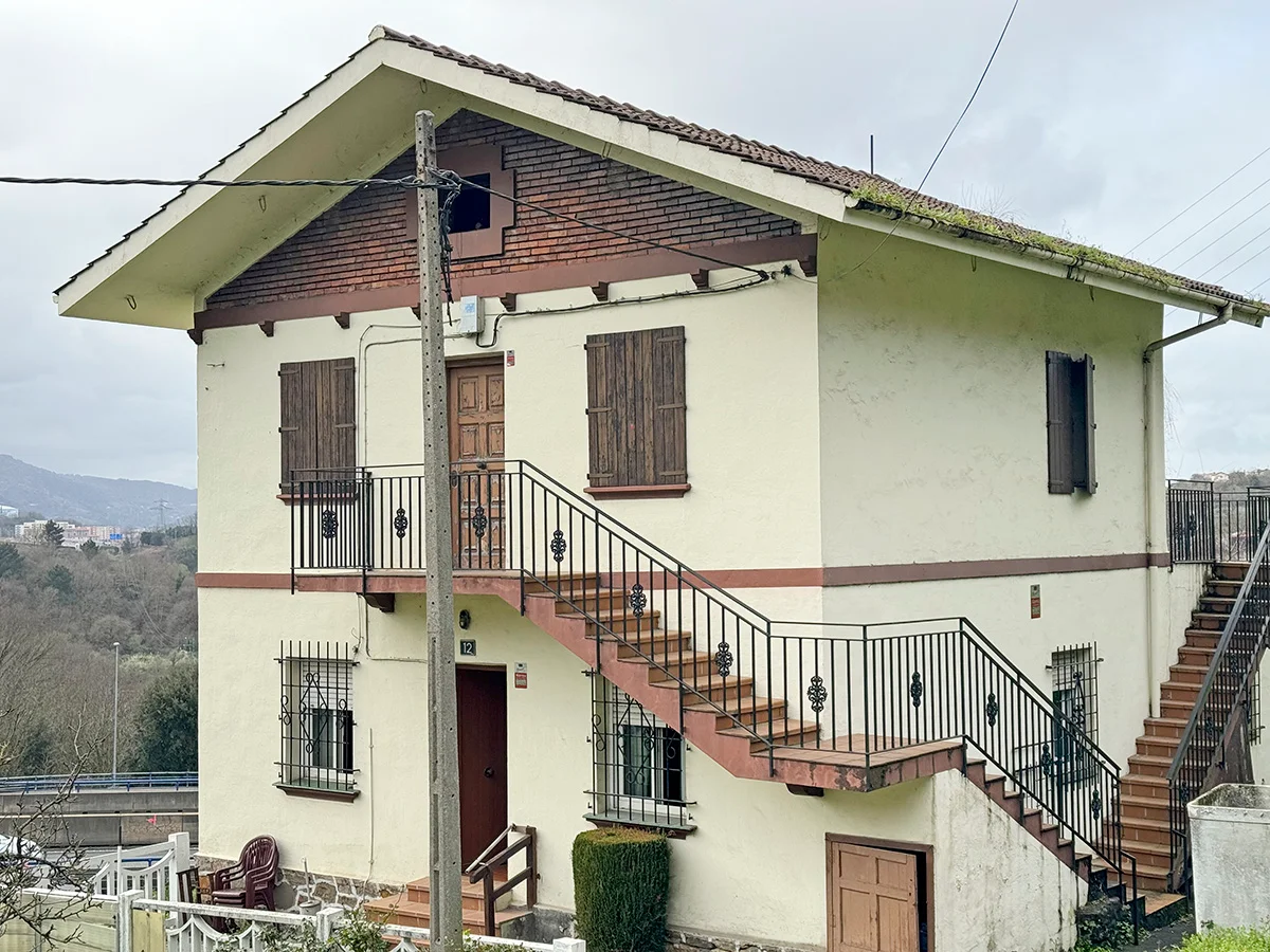 Chalet para reformar cerca de Bilbao, 4 dormitorios