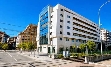 Apartamento sénior con vistas al puerto