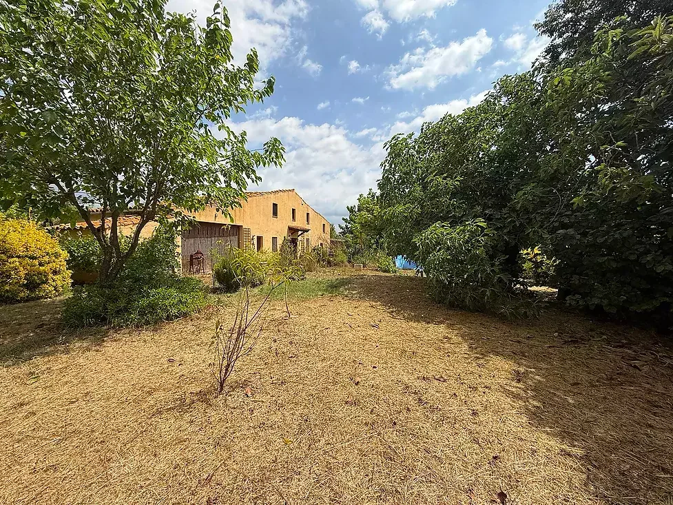 Rural estate with 29,404 m² land