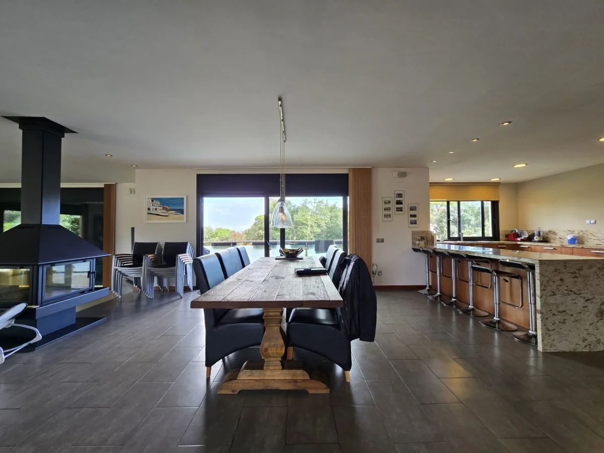 Tourist-licensed villa in Montseny, 681m²