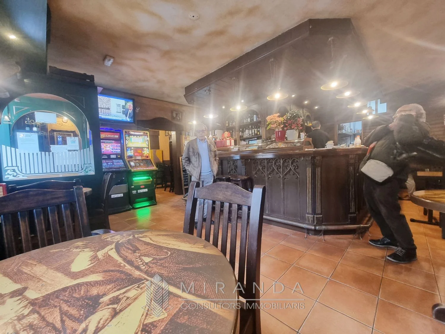 Barcelona bar with C3 licence, 83m²