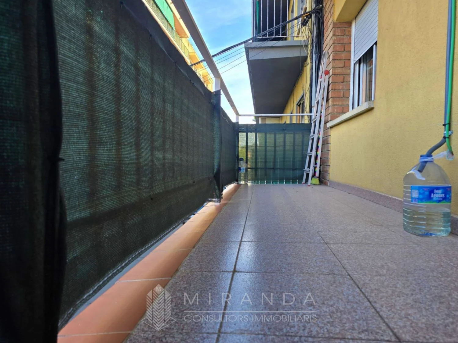 Three-bedroom flat with balcony in Granollers