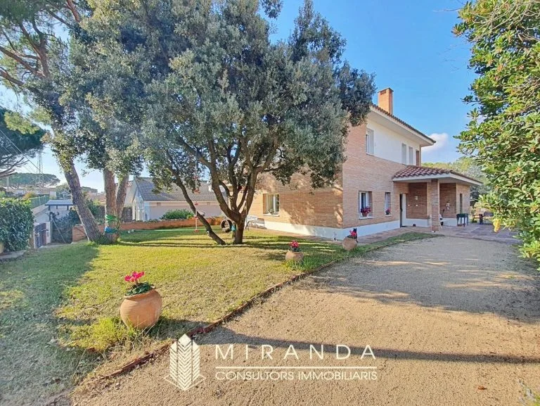 Large house in Can Violi, 391 m²