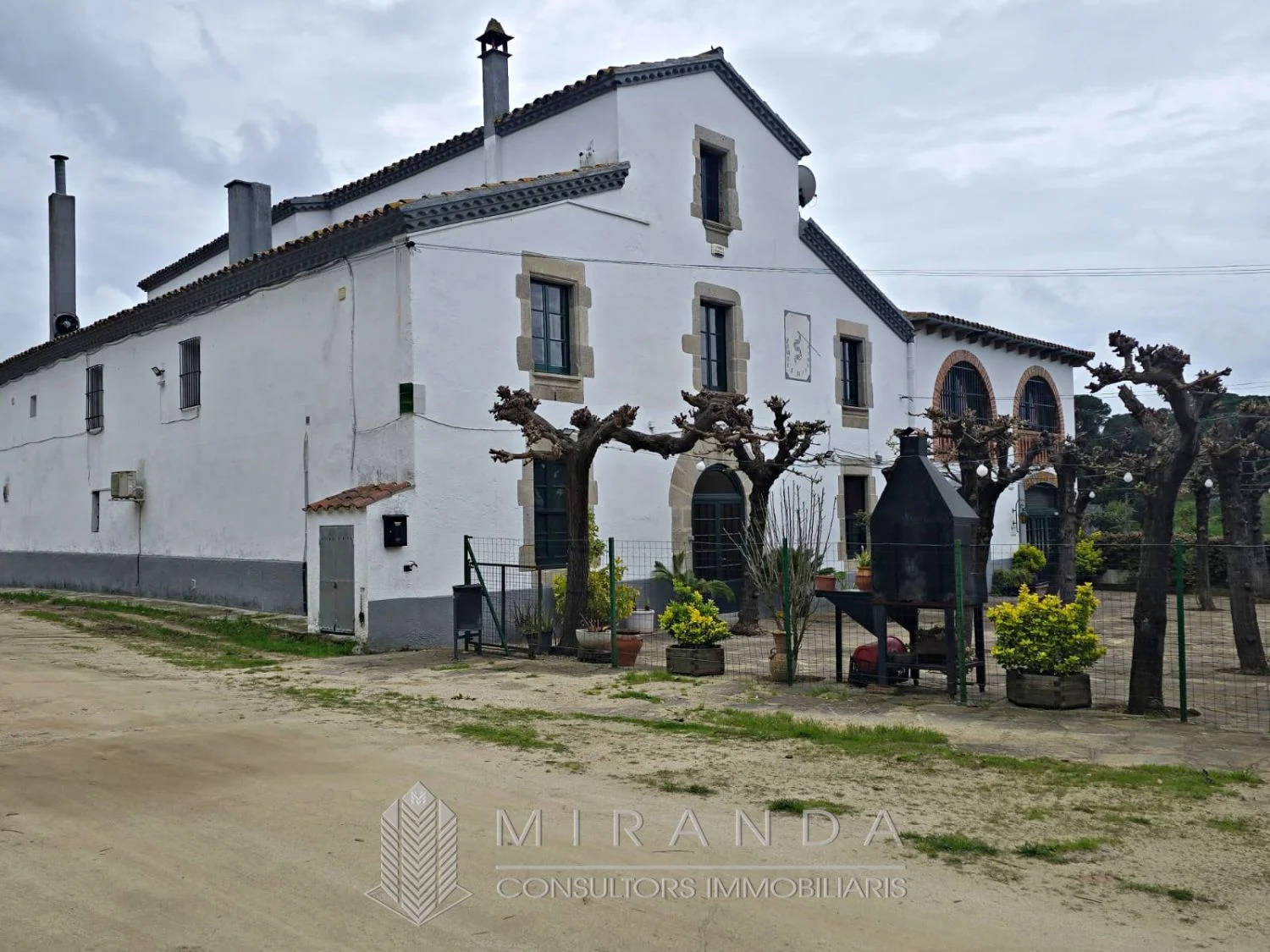 Operating restaurant masia in Sant Pere