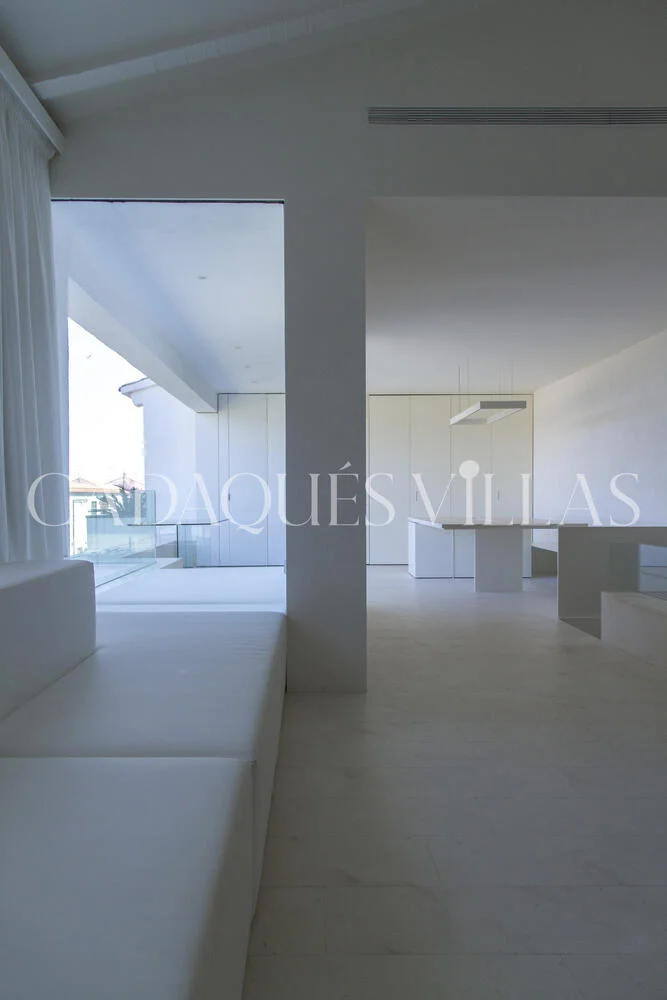 Casa reformada en Cadaqués con vistas al mar