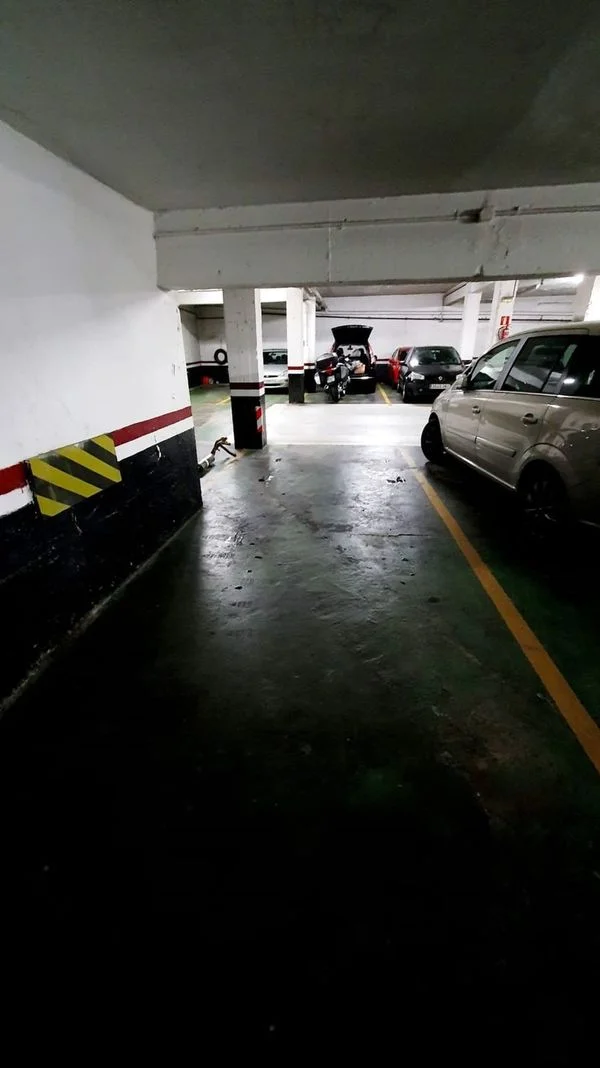 Indautxu garage for two small cars