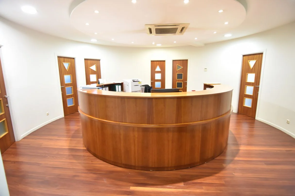 Fitted office with seven rooms