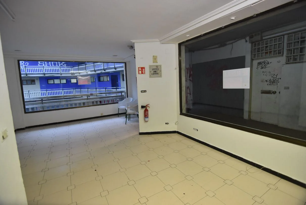Local esquinero de 42 m² construidos