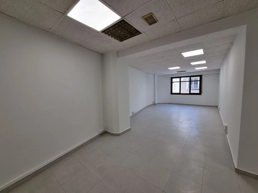 Oficina en Bidebarrieta, 44 m², venta y alquiler