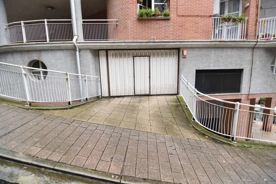 Garaje cerrado en Gisastubide, 13 m²