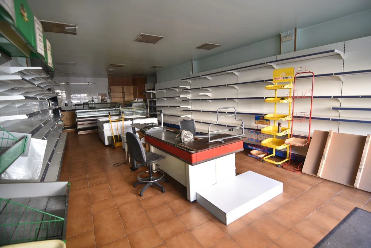 Street-front commercial unit, 144 m²