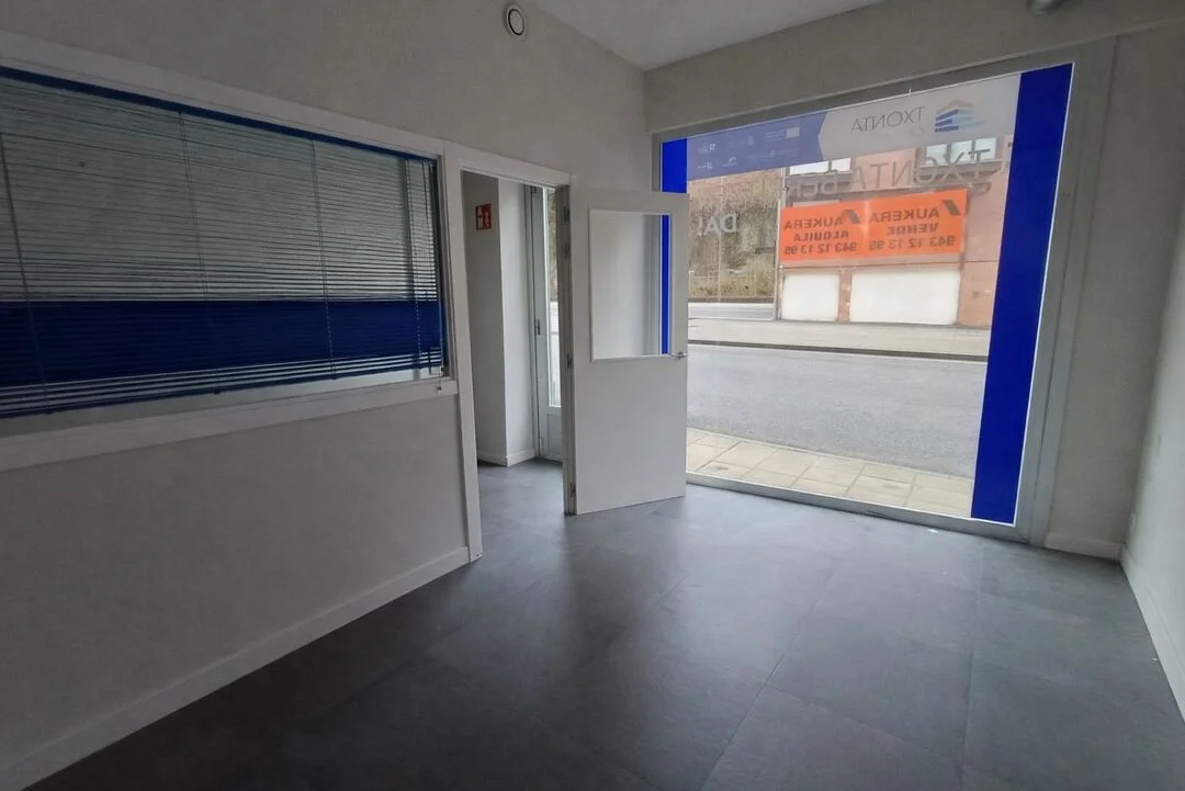 Local listo para oficina de 52 m²