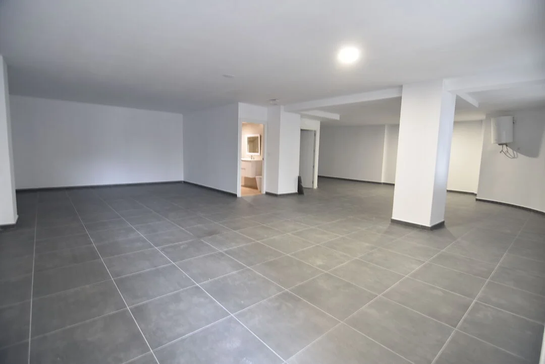 Newly fitted Urazandi premises, 120 m²