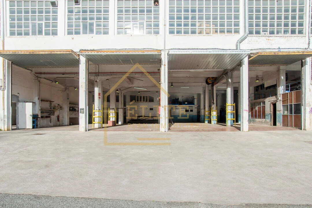 Industrial workshop with 1,450 m²