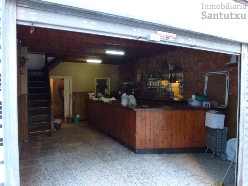 Bar en Basarrate con salida de humos