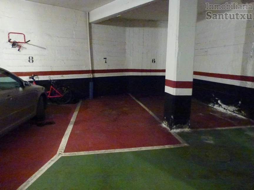Open garage space near Berriotxoa