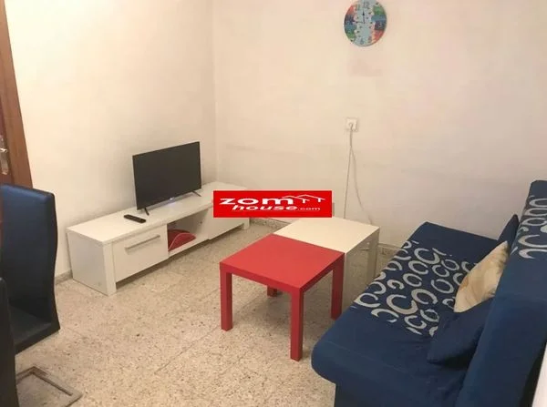 Salesas fixer-upper, 4-bedroom flat