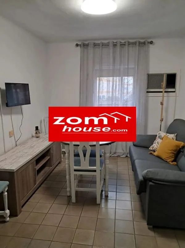 Good-condition Jaén flat, four bedrooms