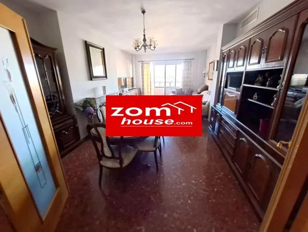 Amplio piso décima planta, 5 dormitorios