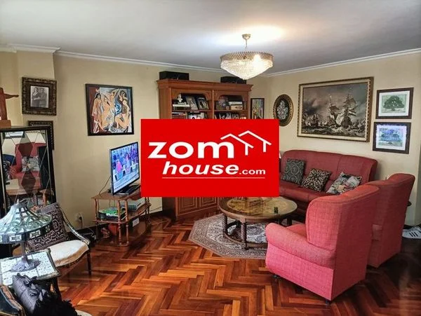 Central Lugo duplex with four bedrooms