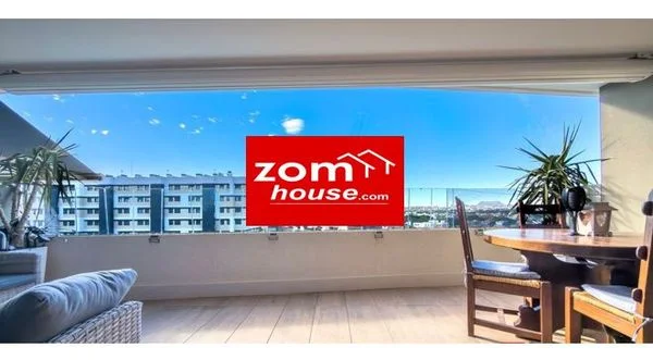 PAU 5 flat with sea views