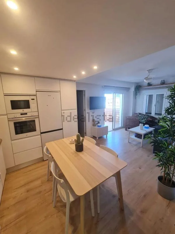 Renovated beachfront flat, 2 bedrooms