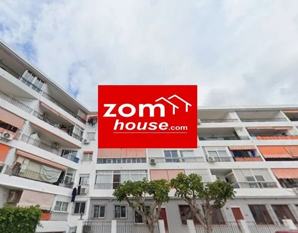 Good-condition Marbella flat with terrace