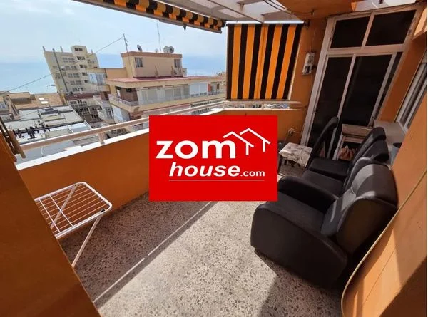 Sixth-floor penthouse with sea views