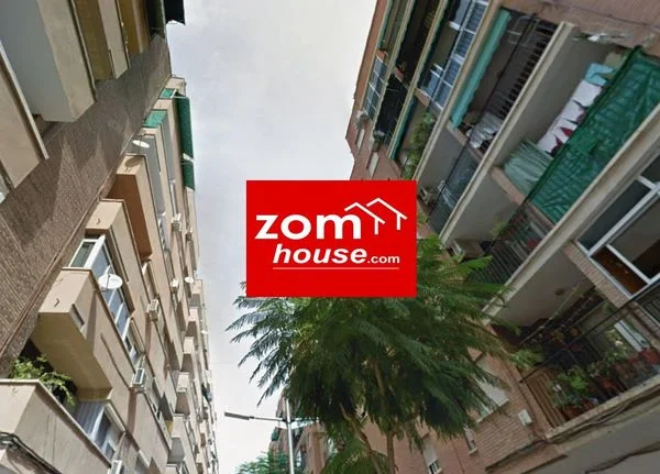Reformed sixth-floor flat in Centro