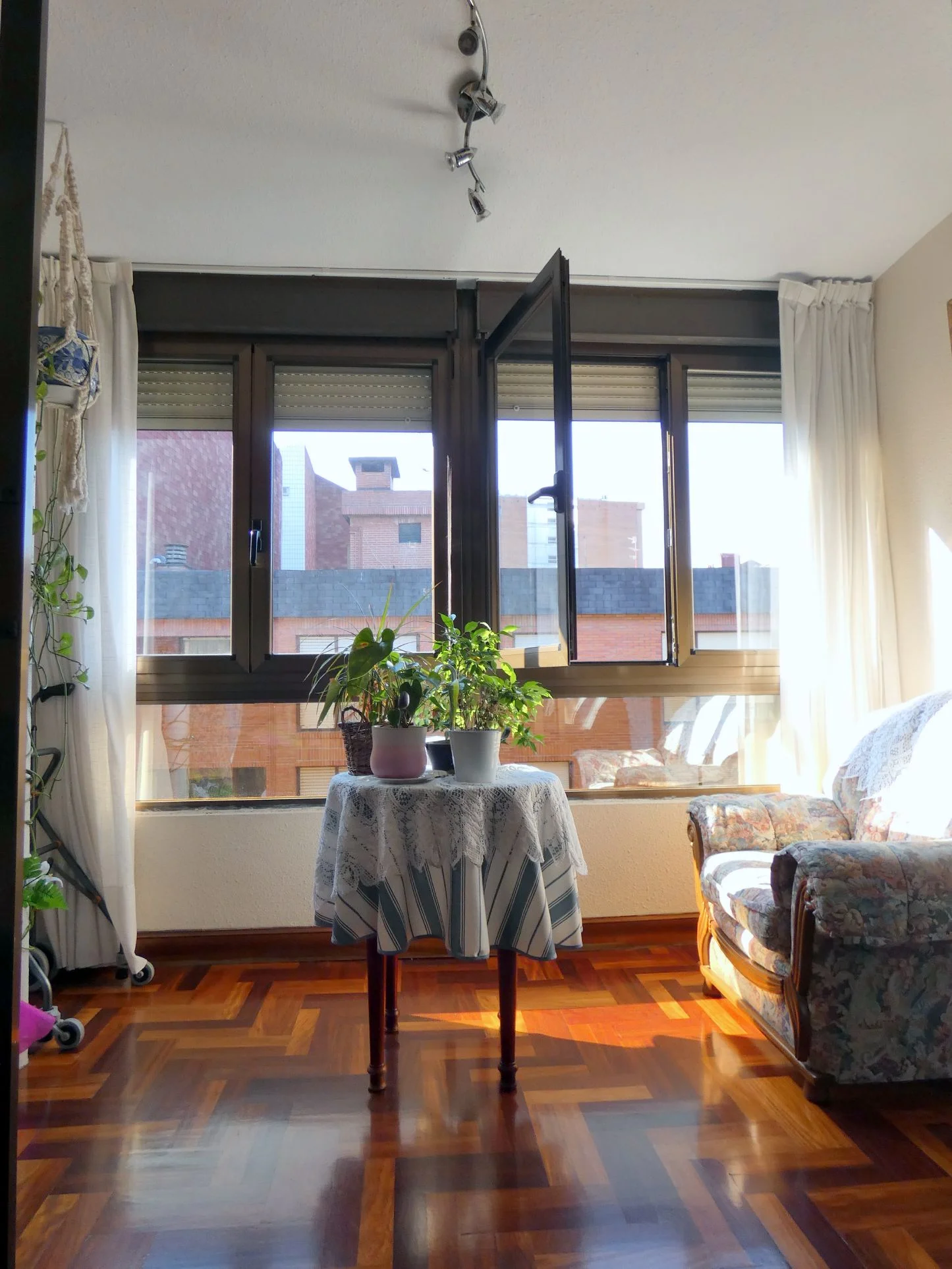 Bright Santutxu flat with garage