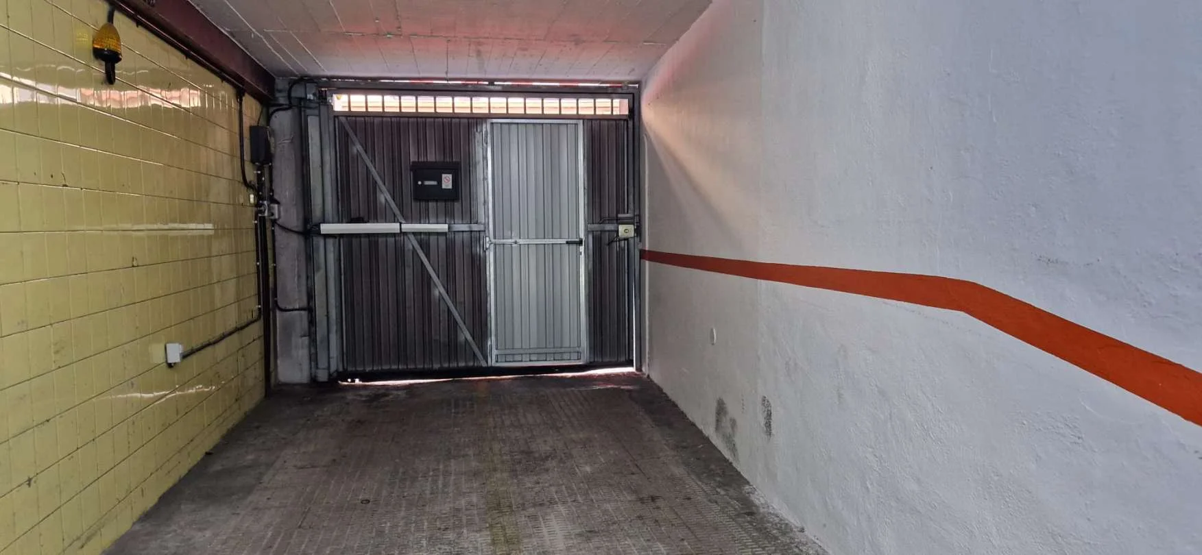Small-car garage in Indautxu