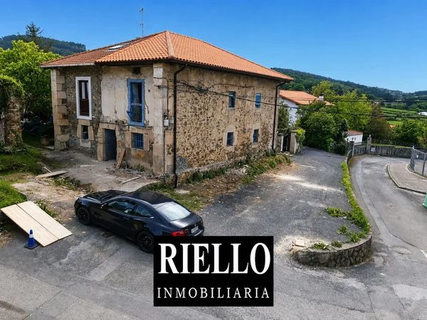 Rustic farmhouse with 2,800 m² plot