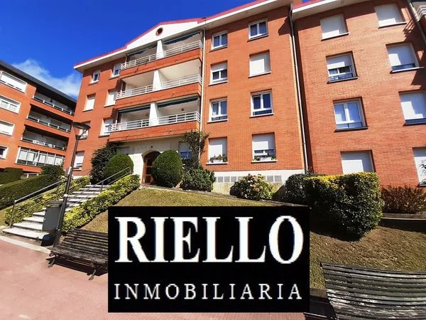 Good-condition Gorliz flat, three bedrooms