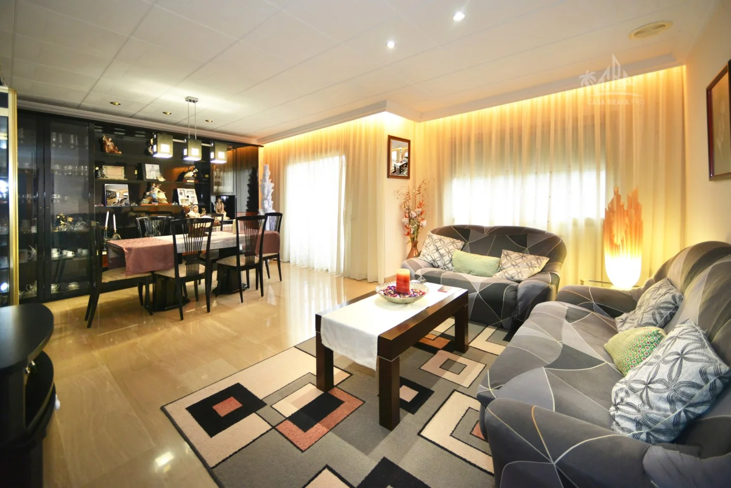Casa versátil con ocho habitaciones