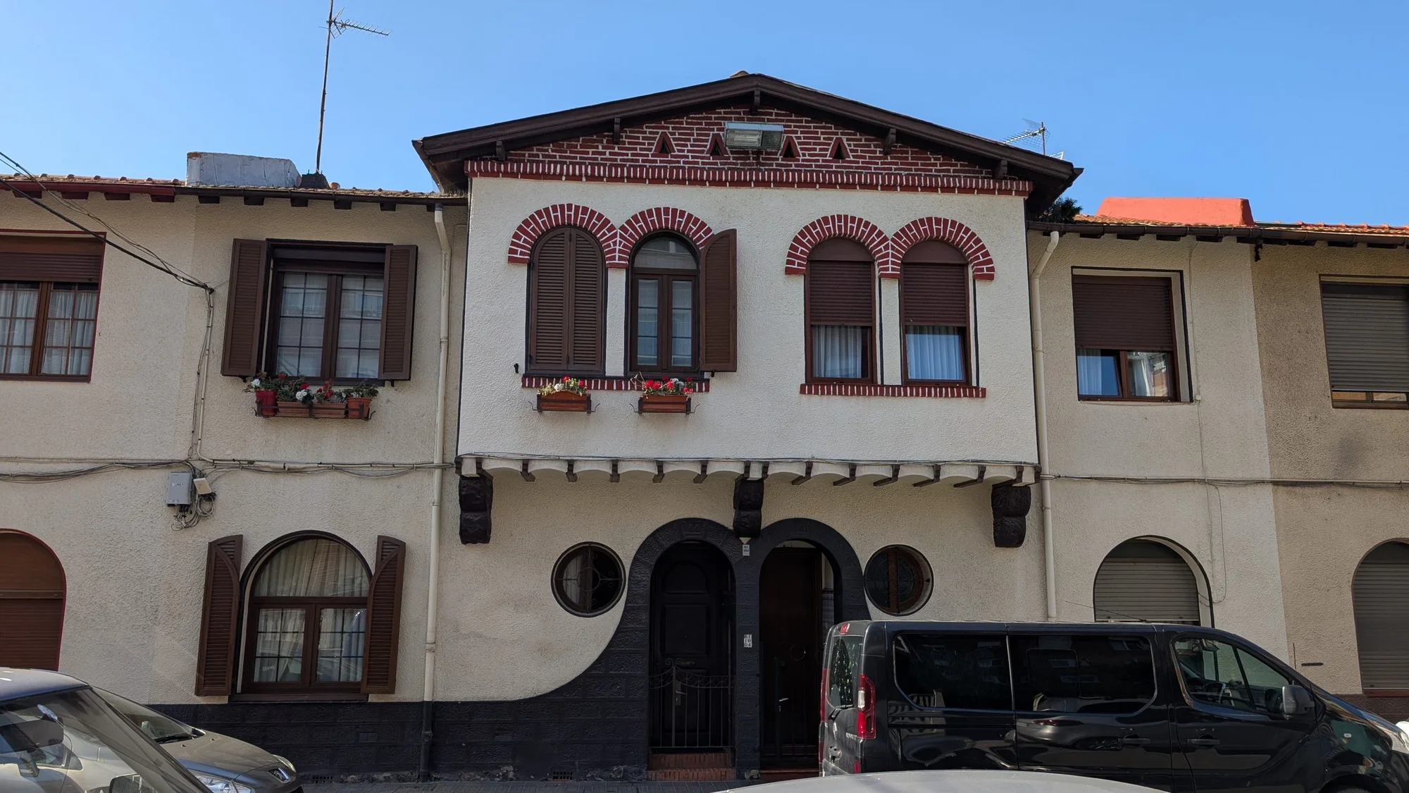 Chalet adosado histórico en Romo, cuatro dormitorios