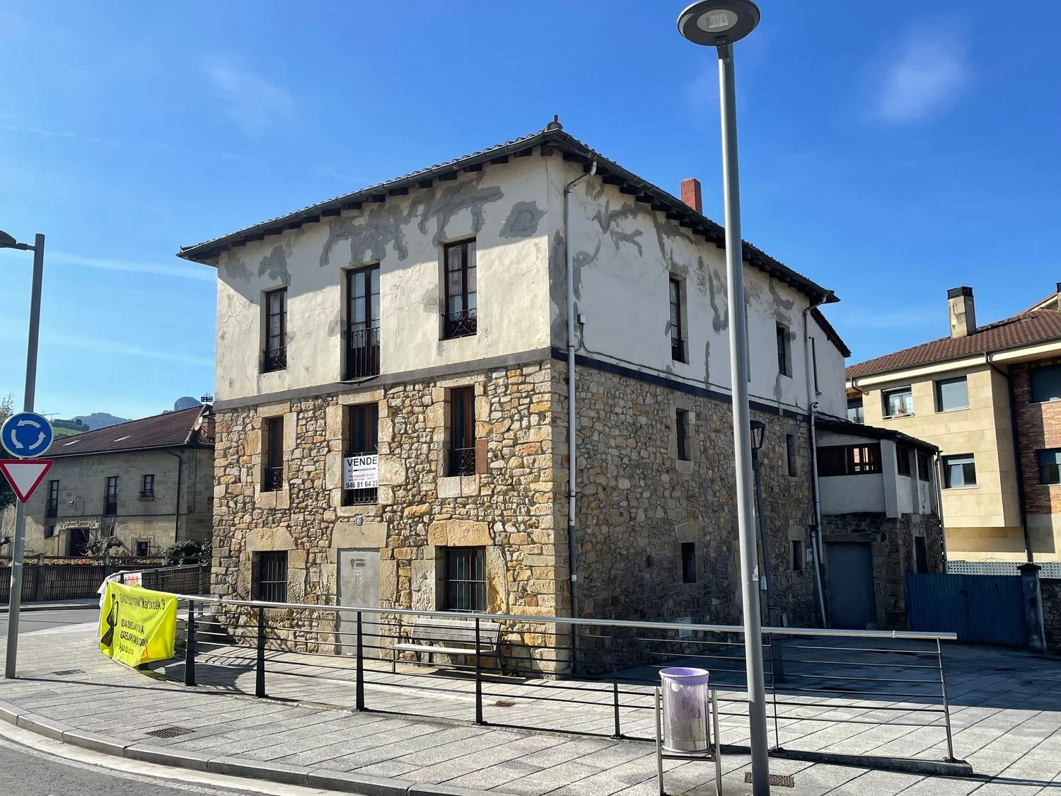 Edificio céntrico en Zelaieta con potencial