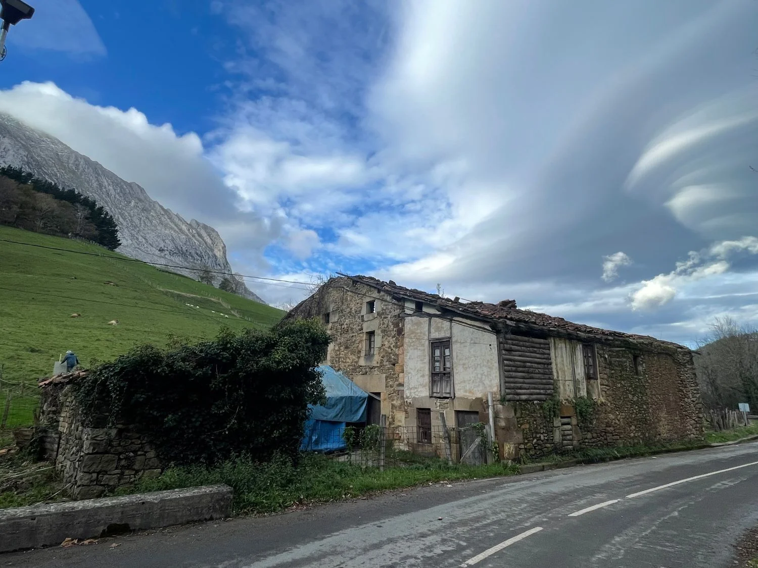 Anboto farmhouse project with 600 m²