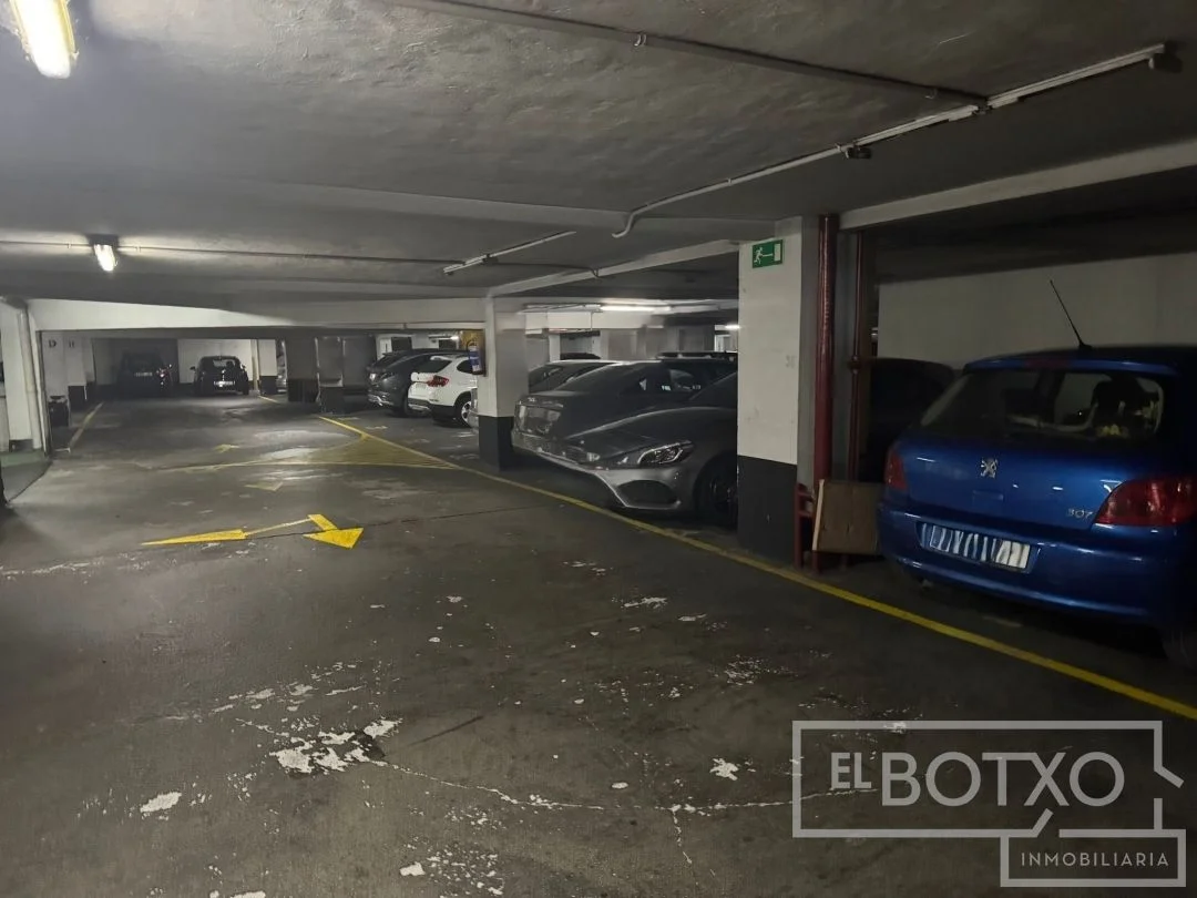 Garaje en Zabalburu con plaza para coche
