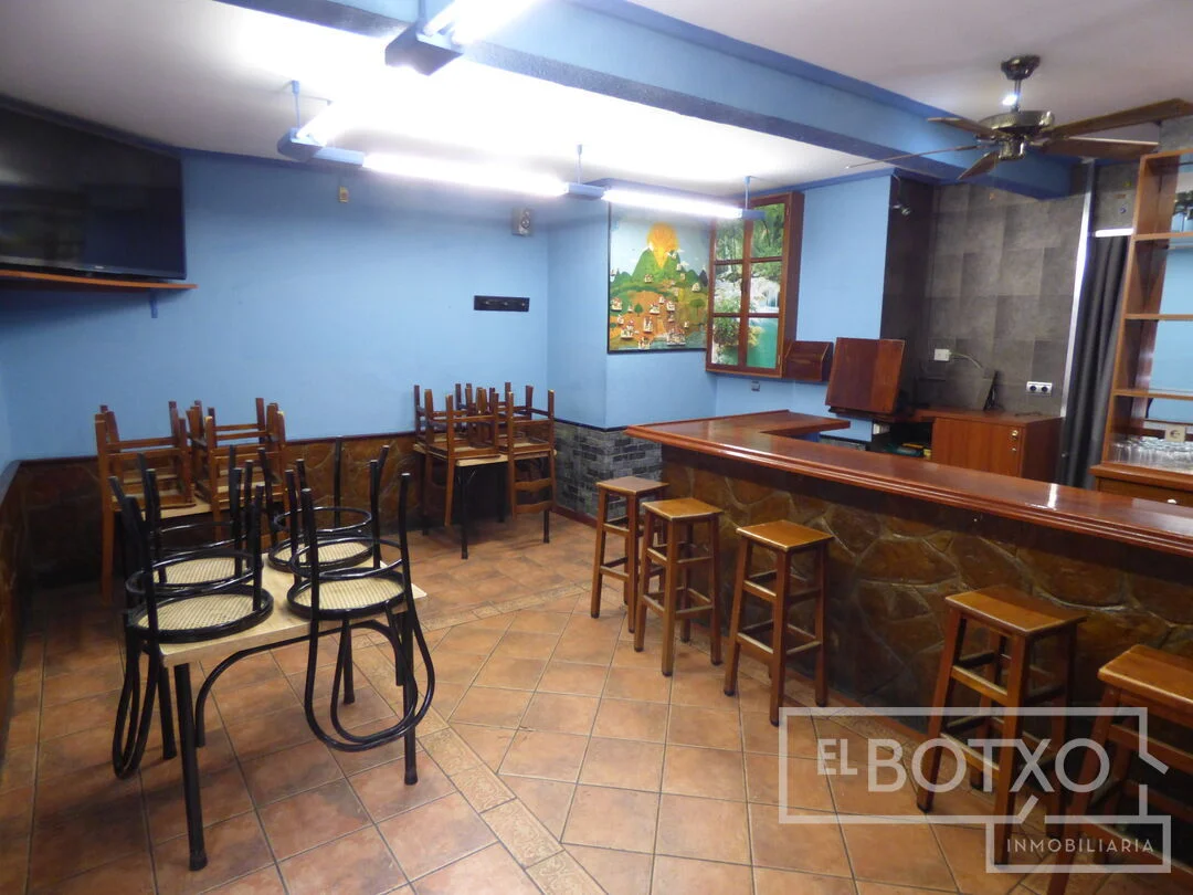 Licensed bar in Zabala, 40 m²