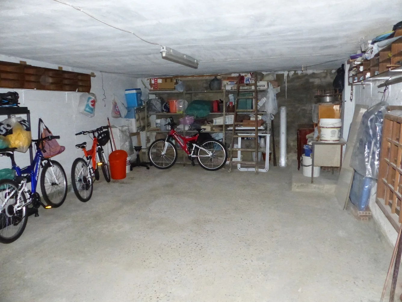 Spacious garage in central Sopelana