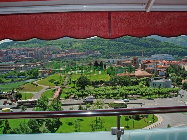 Renovated Etxebarri flat, 3 bedrooms