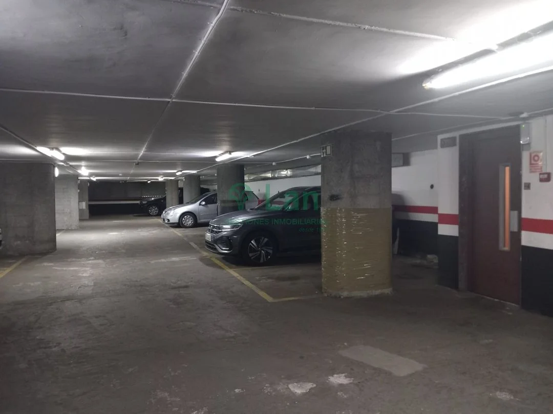 Small-car garage in Bilbao, 12 m²