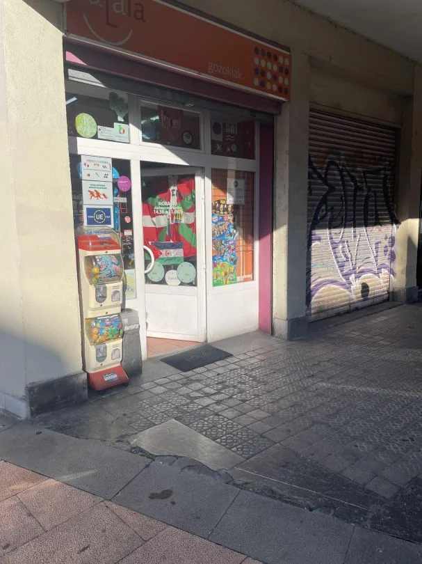 Renovated Bilbao commercial unit