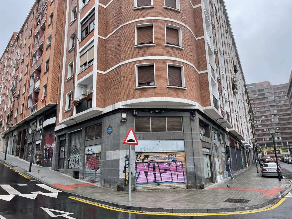 Central Bilbao commercial unit, 75 m²