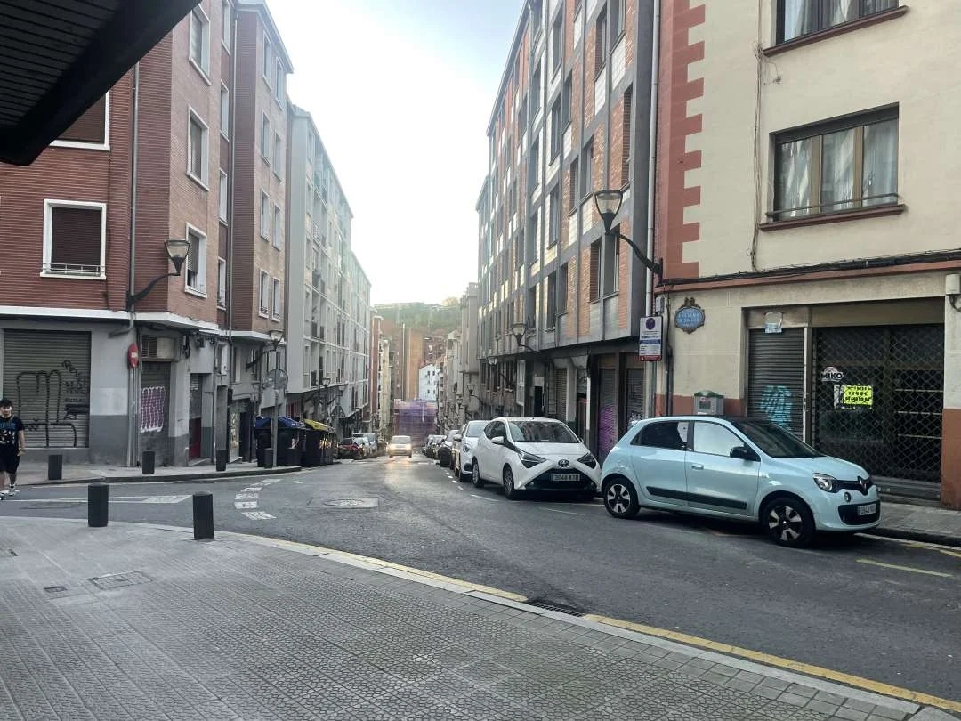 Bilbao garage with central location