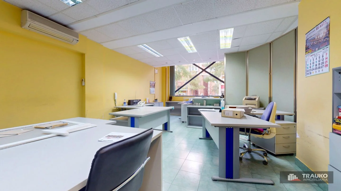 Amplio local en Bilbao, 240 m²
