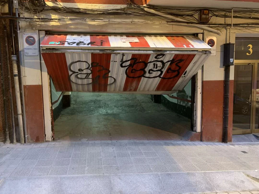Garaje en Uribarri para dos coches compactos