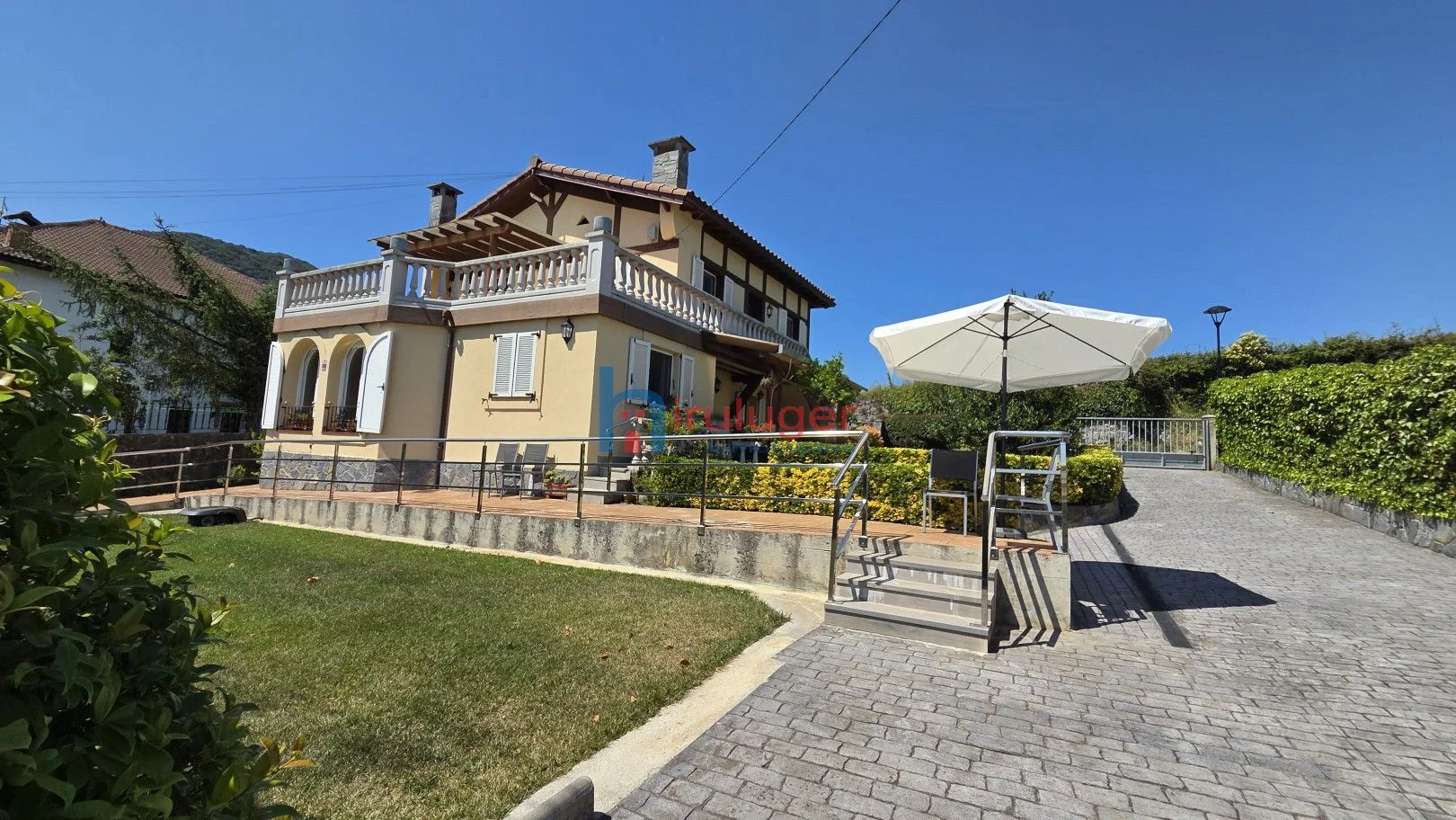 Casa en Forua con seis dormitorios